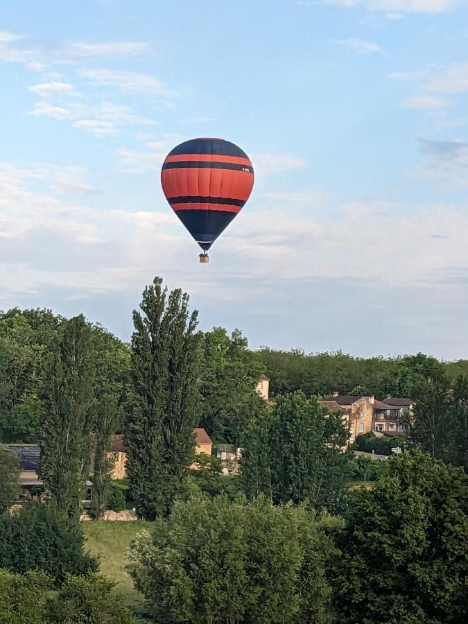 La Grange Symphorine, Chambre D'Hotes De Charme Situee Entre La Vallee De La Dordogne Et La Vallee De La Vezere Meyrals Экстерьер фото