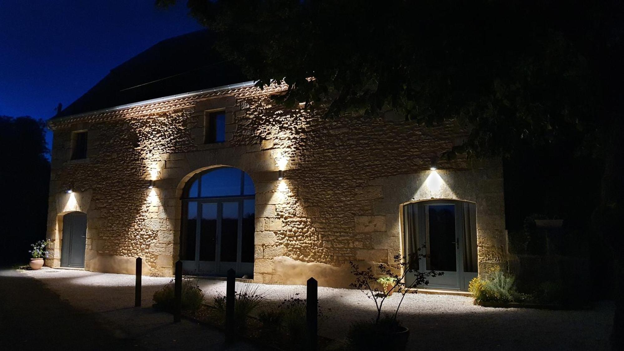 La Grange Symphorine, Chambre D'Hotes De Charme Situee Entre La Vallee De La Dordogne Et La Vallee De La Vezere Meyrals Экстерьер фото